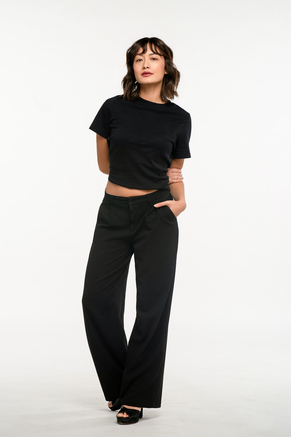 professionelle bewerbungsfotos frau business portrait neutraler hintergrund