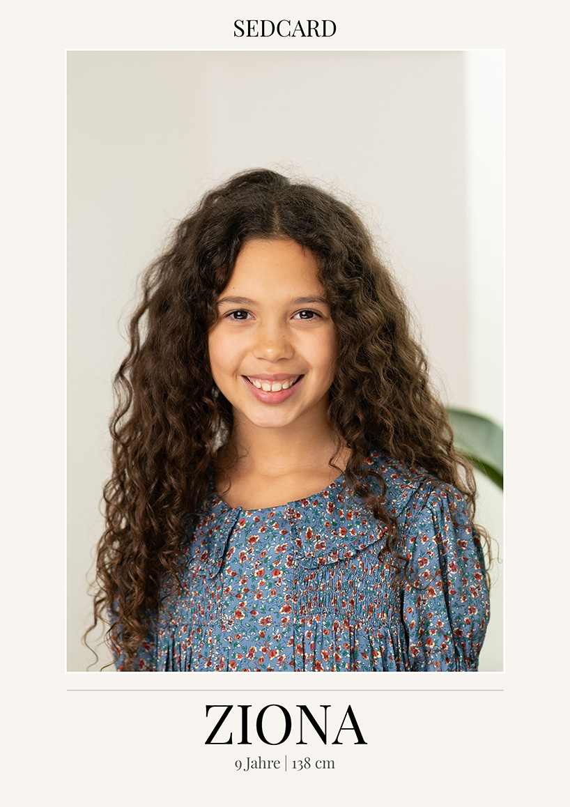 Sedcard Portrait von Ziona für Kinder Casting und Kindermodel Agenturen in Wien